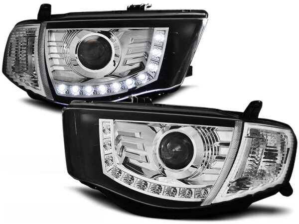 Scheinwerfer Set mit Tagfahrlichtoptik Mitsubishi L200 BJ 06-10 Klar Chrom